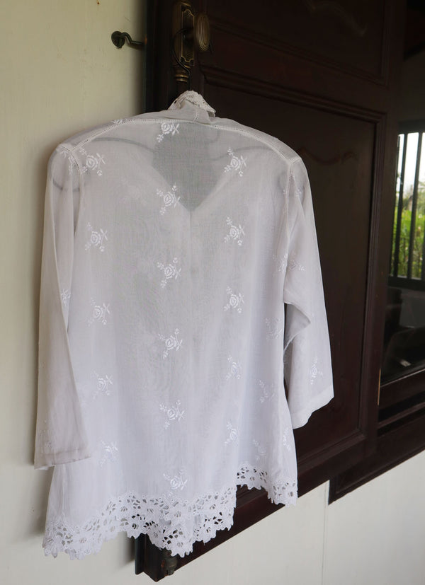 Antique Peranakan Kebaya