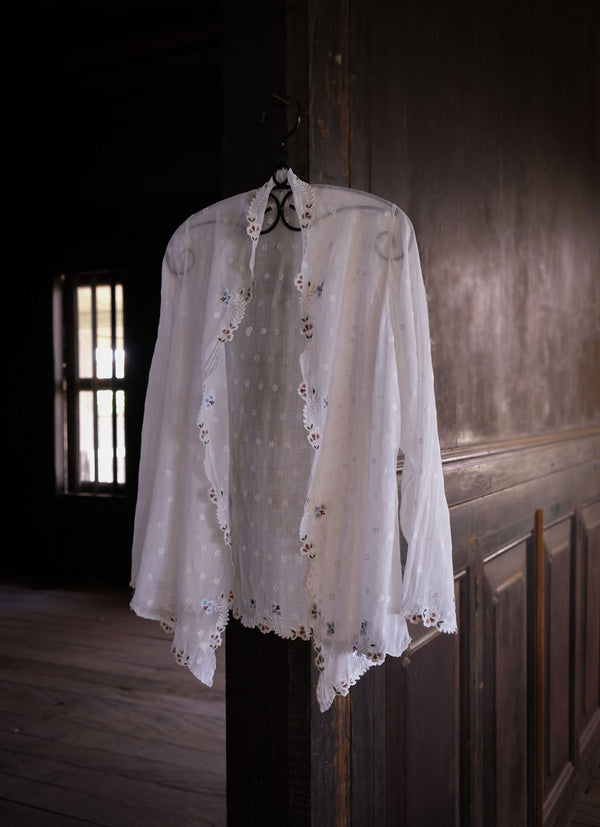 Antique Peranakan Kebaya