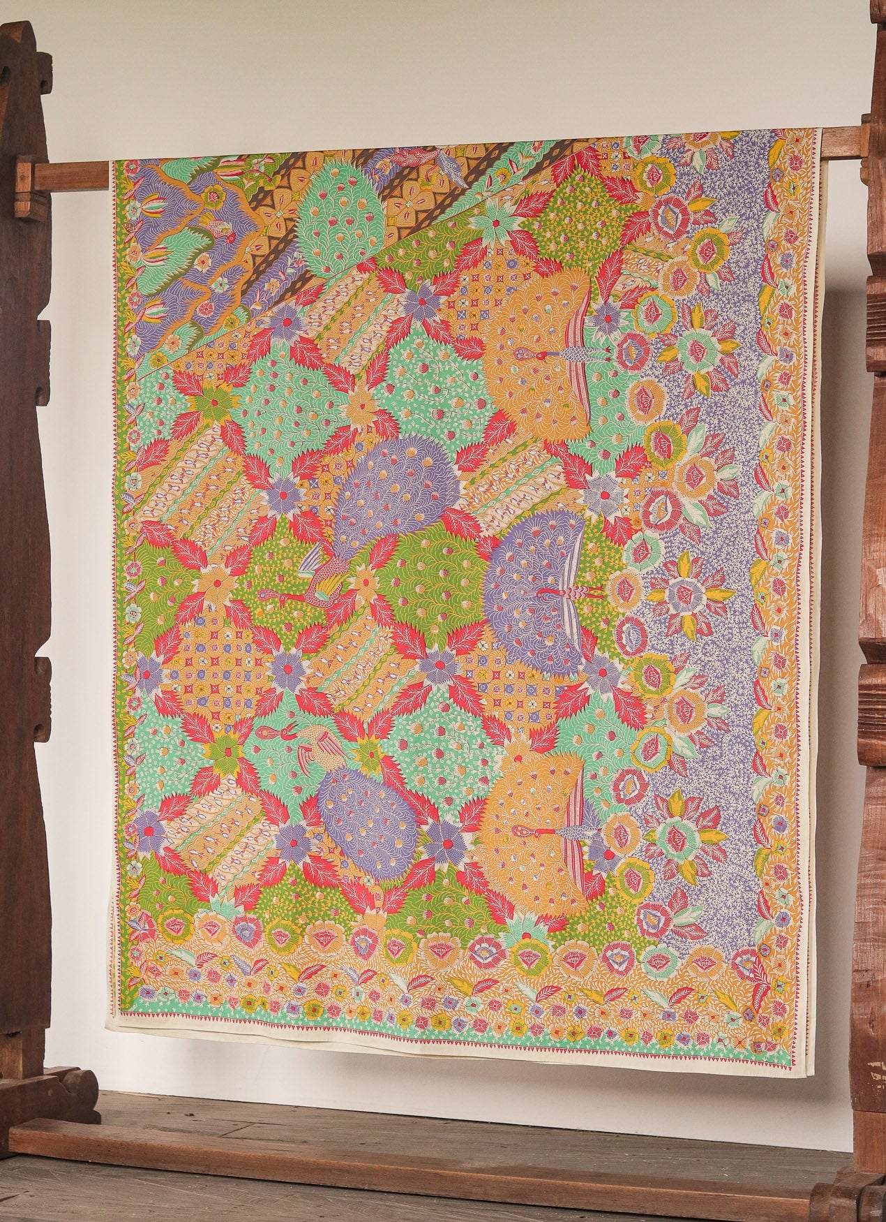 Hokokai Merak Ngibing Petak - Kain Panjang Motif Batik Pithe