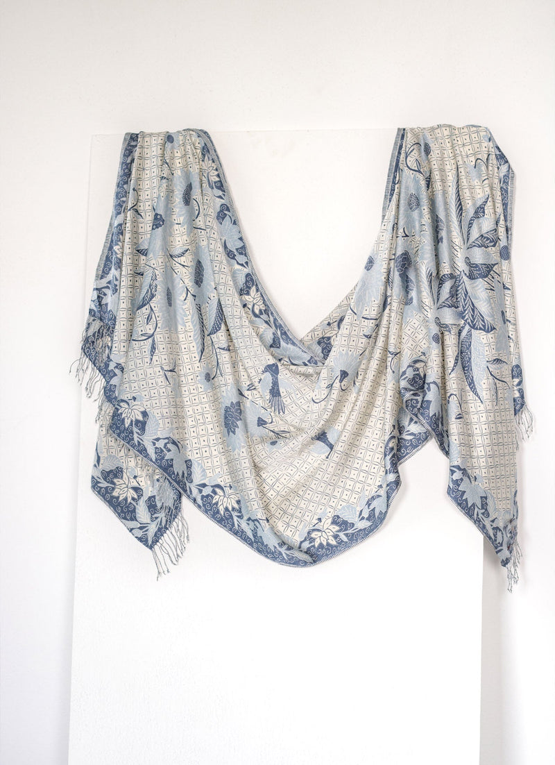 Medium Silk Scarf – Pekalongan Biru Putih Latar Kawung