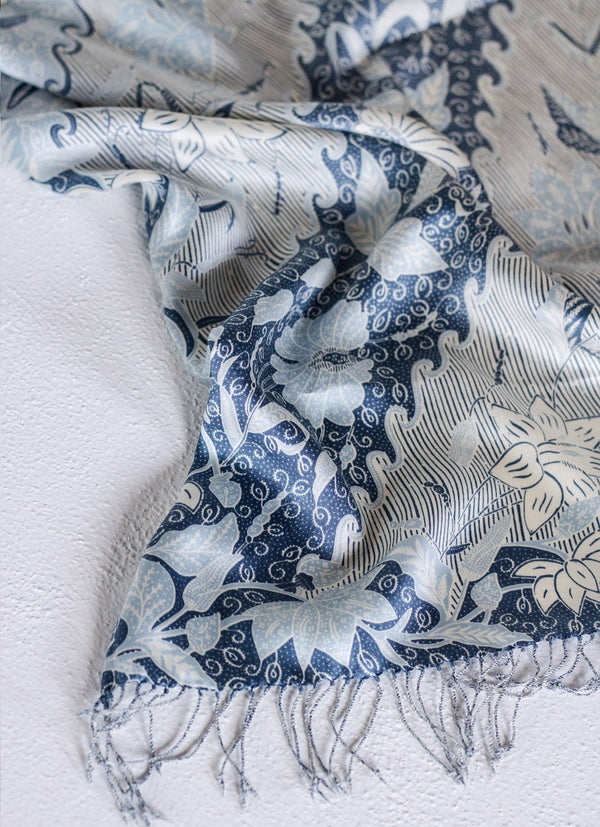 Medium Silk Scarf – Pekalongan Bunga Lereng Biru Putih